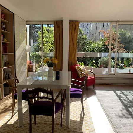 Apartment Beautiful Centre In Garden